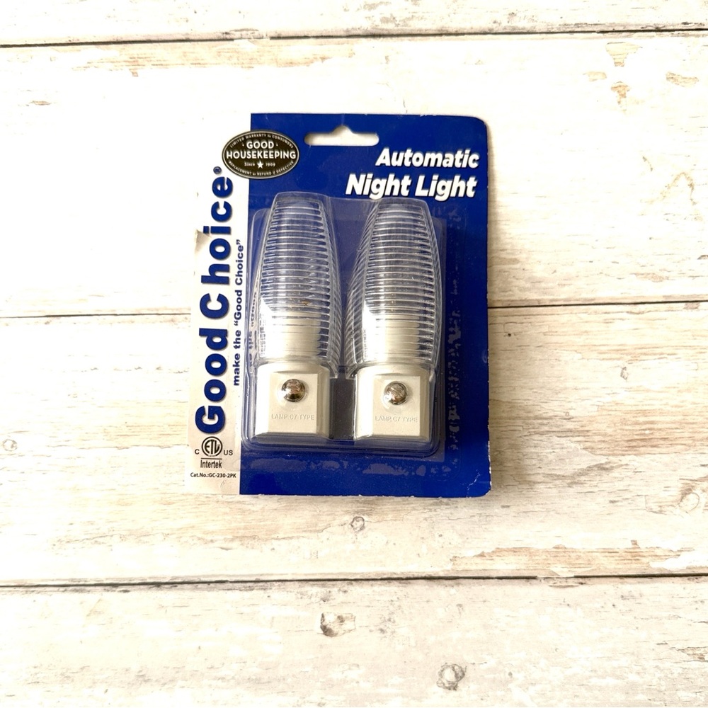Good Choice Automatic Night Light Set of 2 Brand New in Package